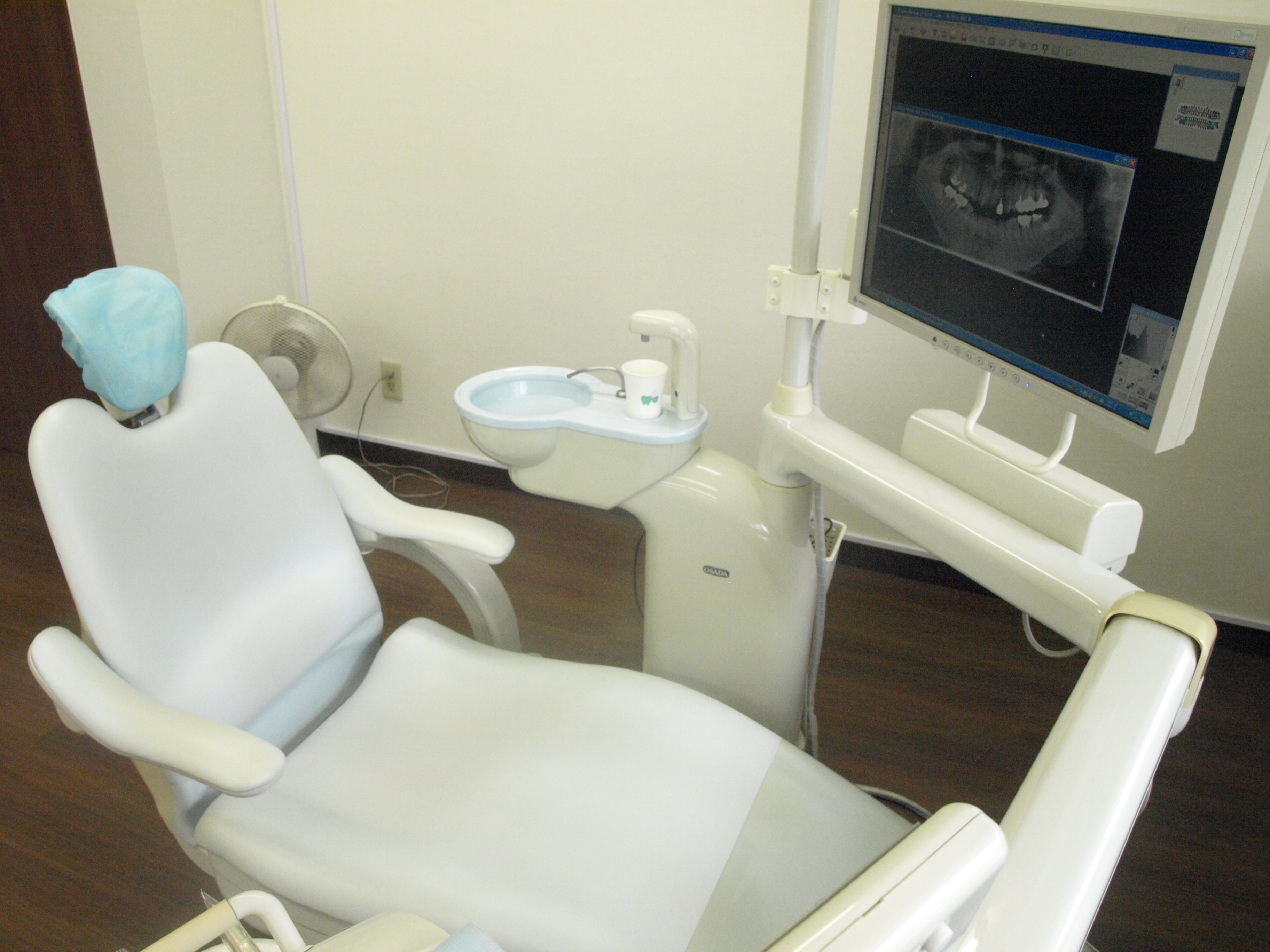 モニター付き診療台
