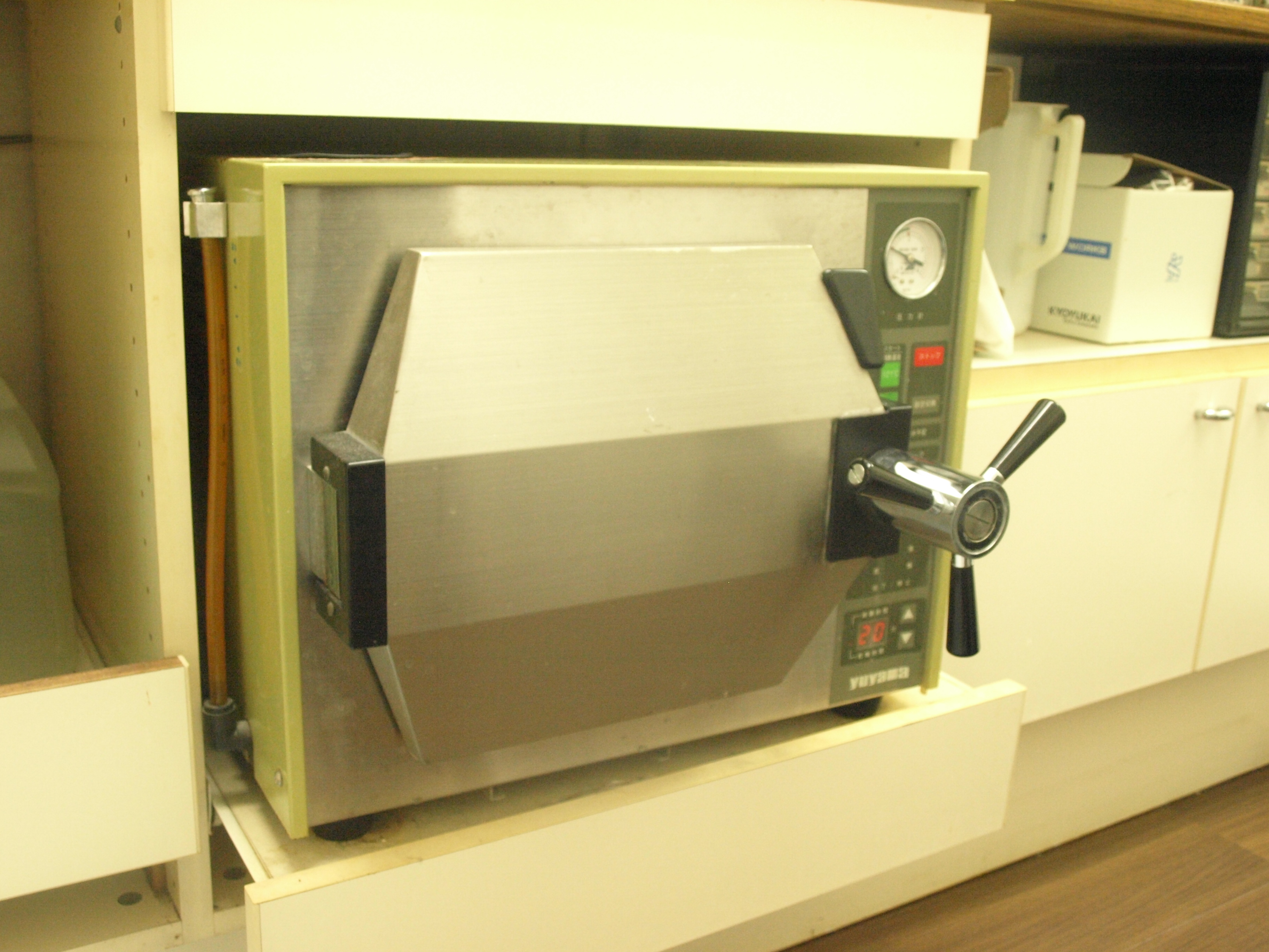 高圧蒸気滅菌器（オートクレーブ滅菌器）